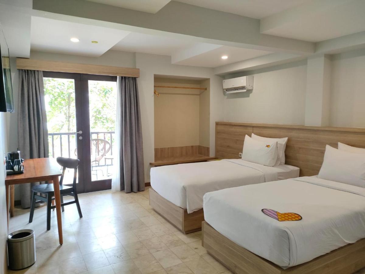 Hotel The West Cove Serang
