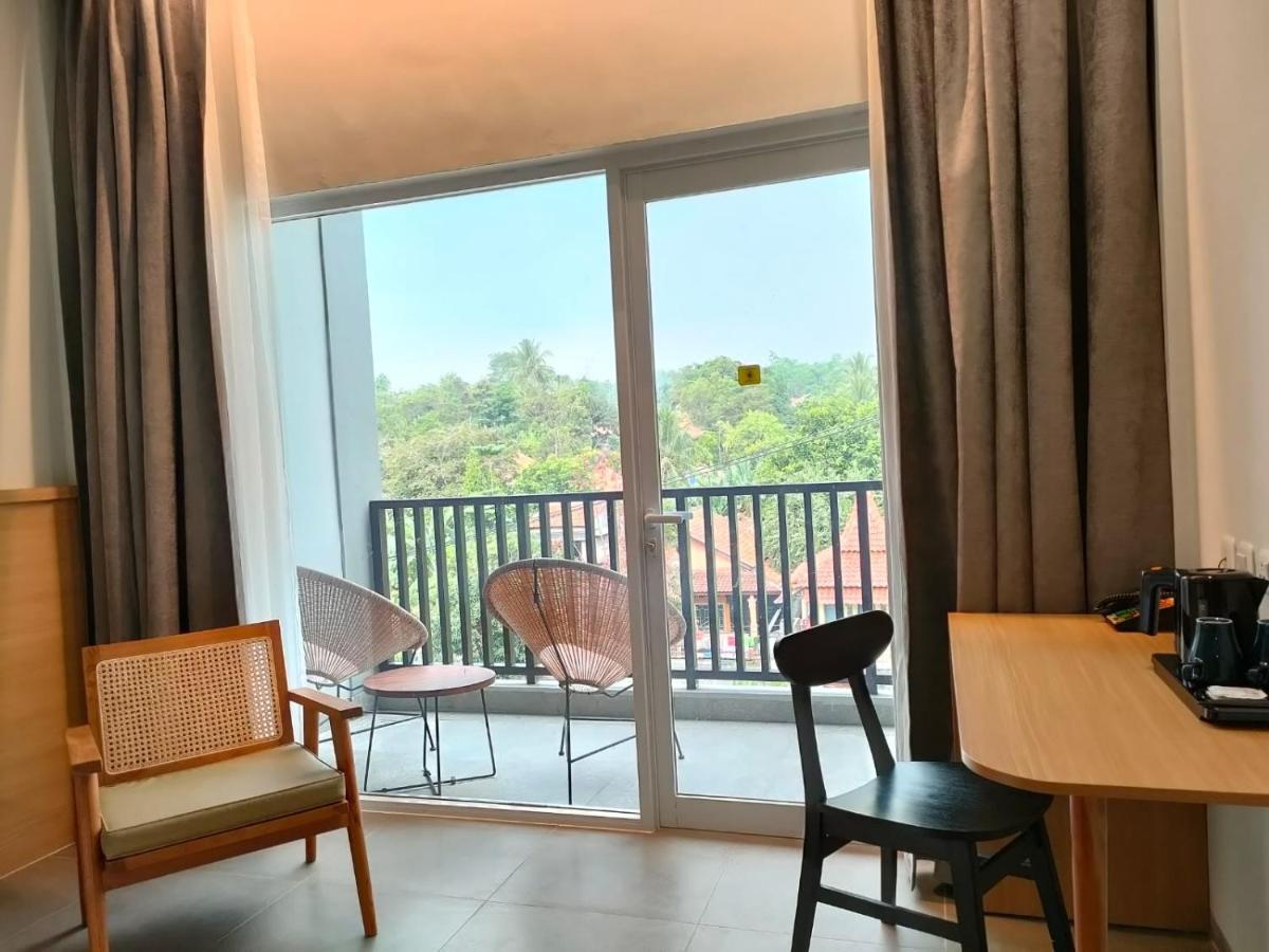 The West Cove Hotel Serang
